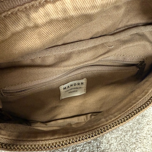 Mandrn Atlas Crossbody - Picture 7 of 8
